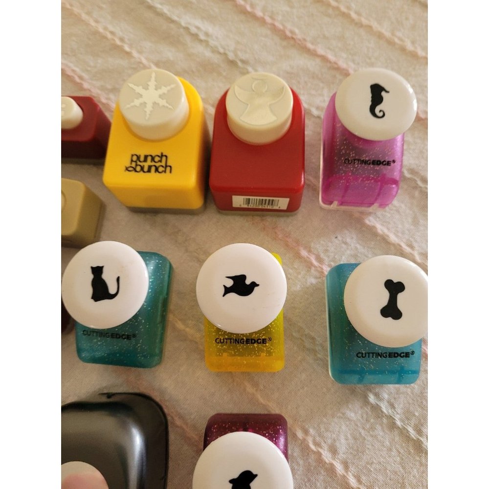 COPY - Arts & Crafts Punches - Picture 2 of 4